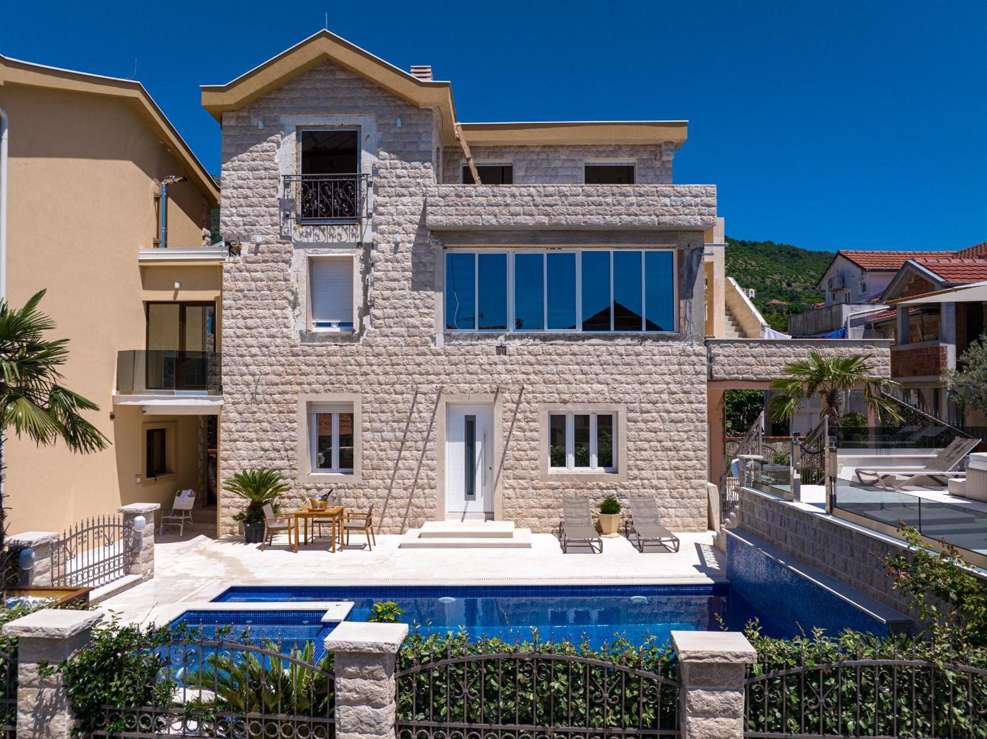 Raicevic Residence Tivat Buitenkant foto