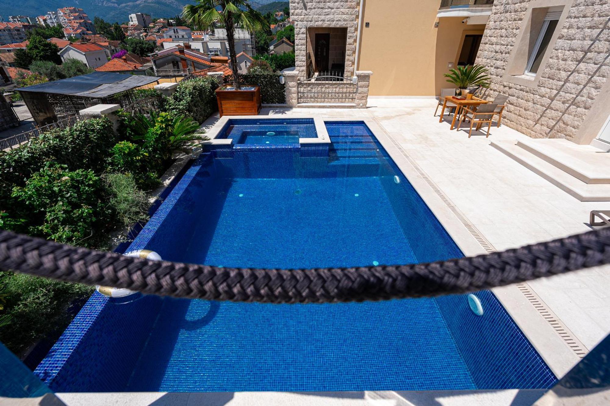 Raicevic Residence Tivat Buitenkant foto