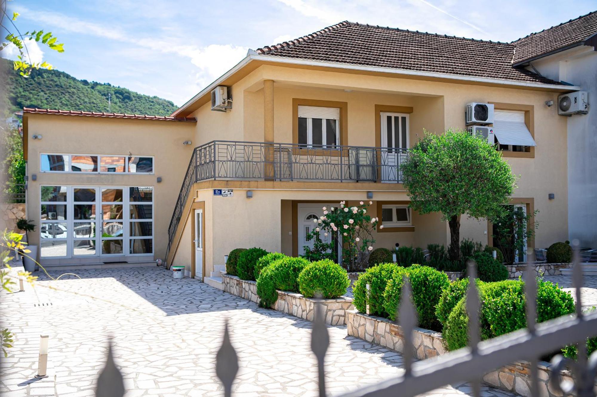 Raicevic Residence Tivat Buitenkant foto
