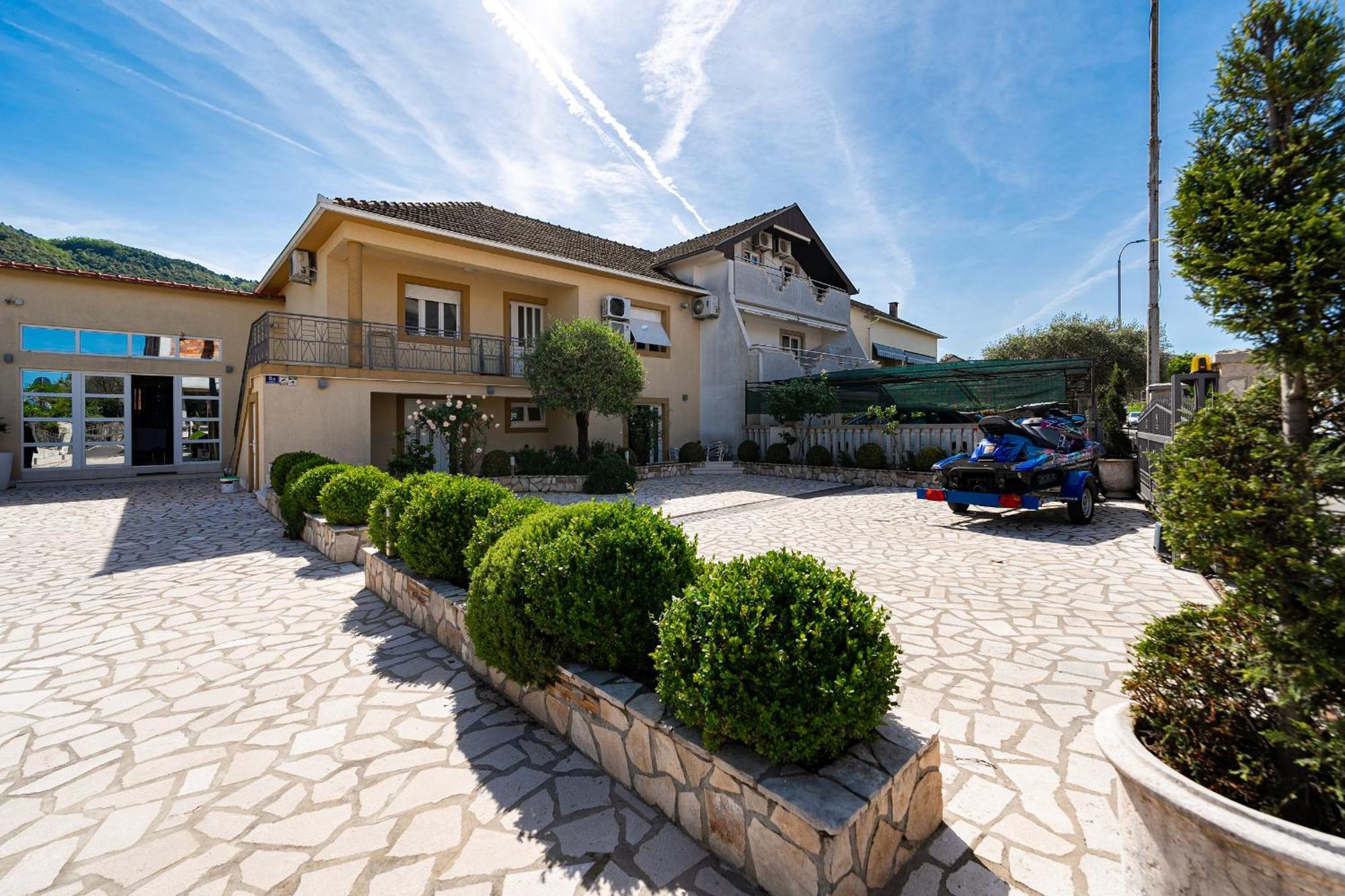 Raicevic Residence Tivat Buitenkant foto